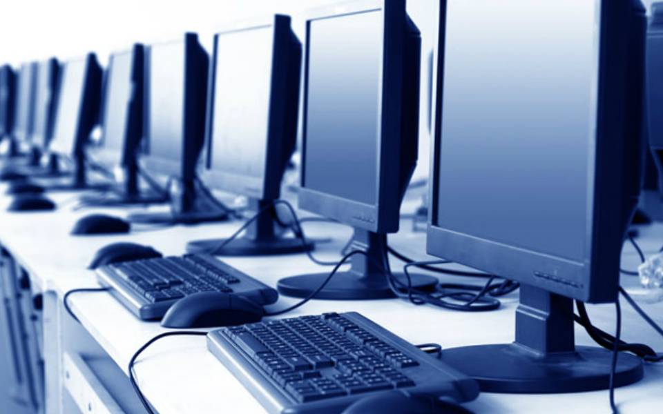 Injeção plástica para informática